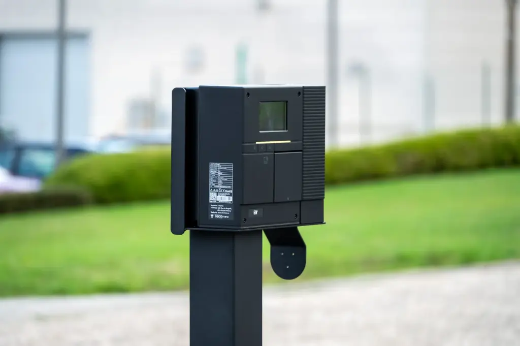 Tête du poteau pour fixation borne ARGO Pro simple