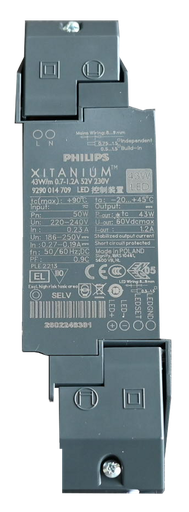 [/929001470906-900-C] (AS)Xitanium 43W/m 0.7-1.2A 52V 230V 900mA Anti Traction + male con.